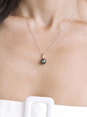 Pearl and Diamond Necklace